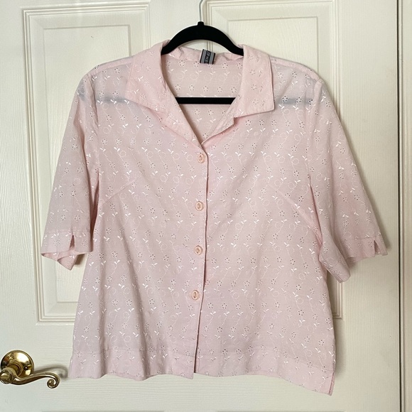 Vintage Baby Pink Eyelet Button Down - Picture 4 of 5